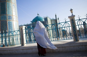 A woman stuck outside a Masjid